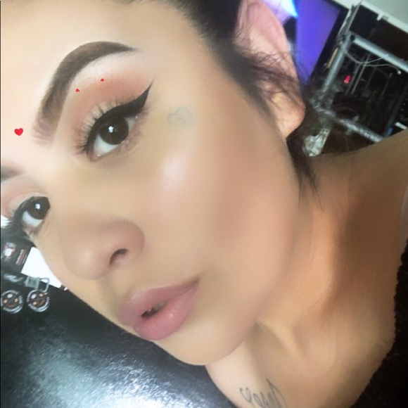 Meet your Posher, Daniela - Picture 1 of 1